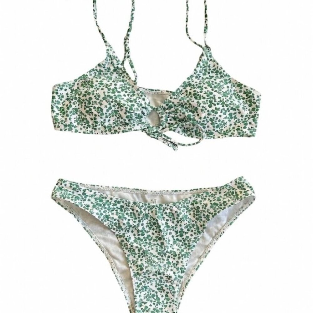 ☘️ NWOT Blooming Jelly Green Floral Bikini Set ☘️ Size Medium ☘️ - Picture 2 of 6